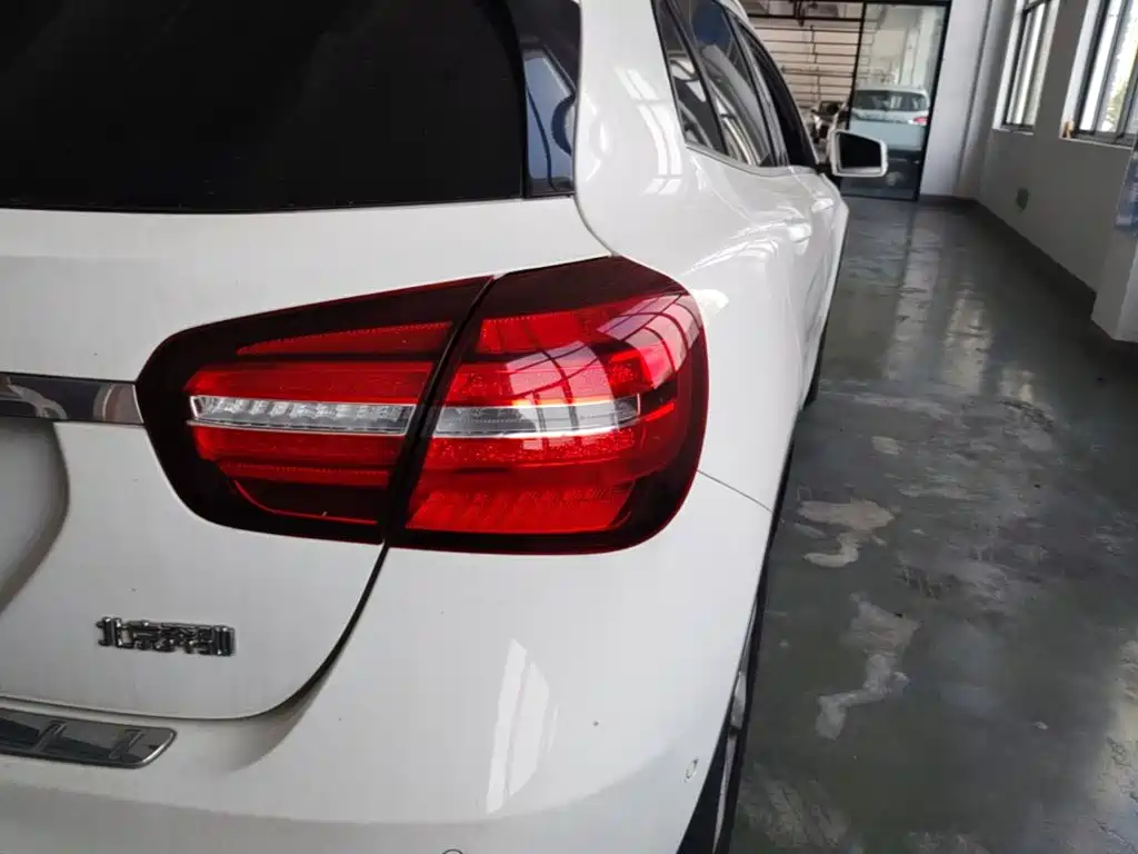 Mercedes-Benz GLA — миниатюра 8