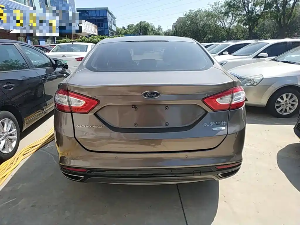 Ford Mondeo — миниатюра 6