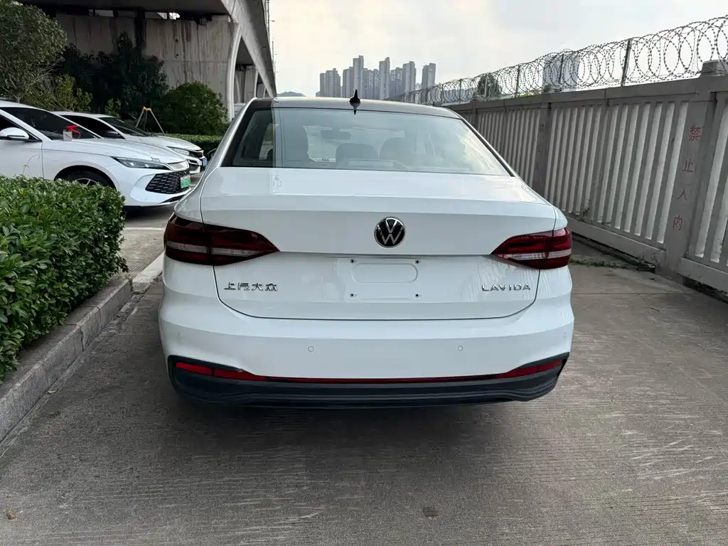 Volkswagen Lavida — миниатюра 7