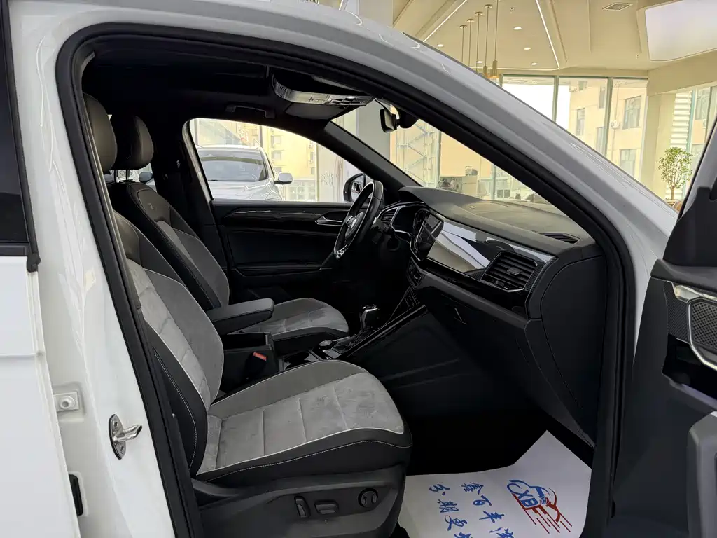 Volkswagen Tayron 380TSI 4WD R-Line Connected Edition, фото 6