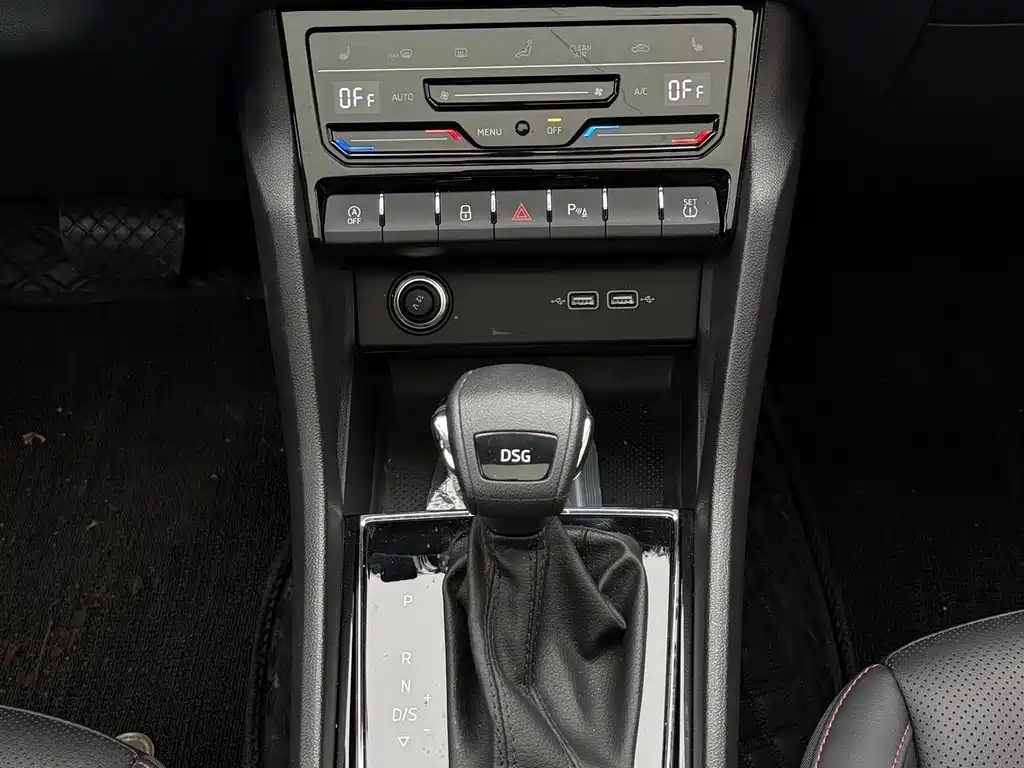 Skoda Karoq TSI280 Premium Edition, фото 15