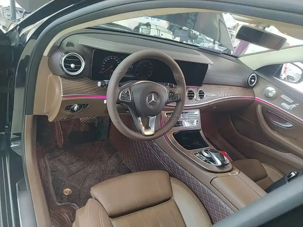 Mercedes-Benz E-Class — миниатюра 10