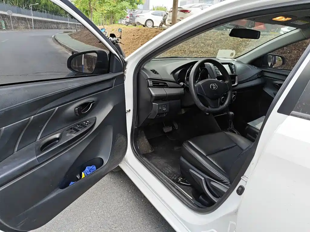 Toyota Yaris L — миниатюра 14