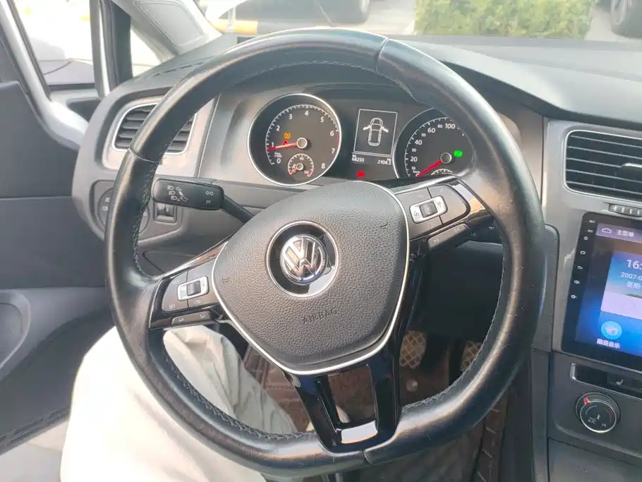 Volkswagen Golf — миниатюра 15