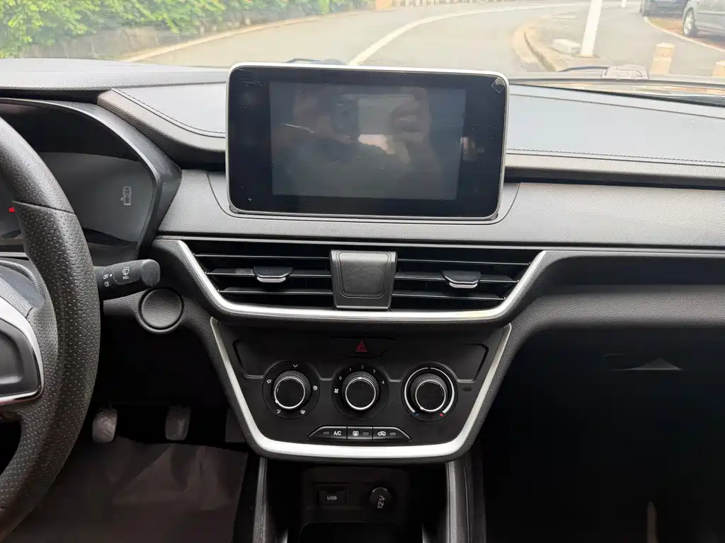 Wuling Hongguang S3 — миниатюра 11