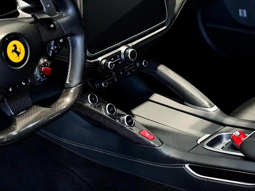 Ferrari GTC4Lusso — миниатюра 13