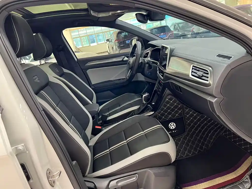Volkswagen T-Roc — миниатюра 7