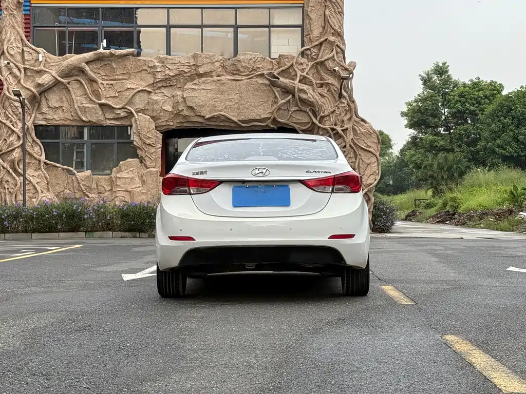 Hyundai Elantra Langdong — миниатюра 3