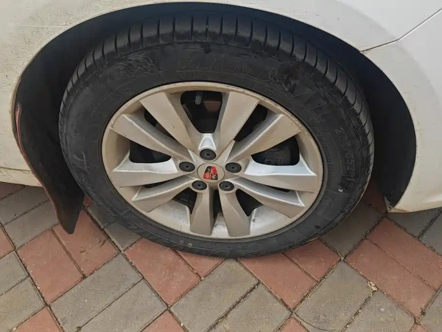 Roewe 360 — миниатюра 6