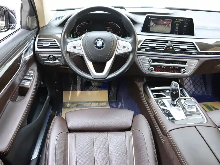 BMW 7 SERIES