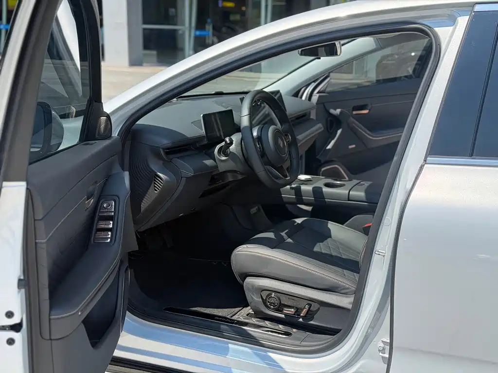 Baojun Xiangjing — миниатюра 4