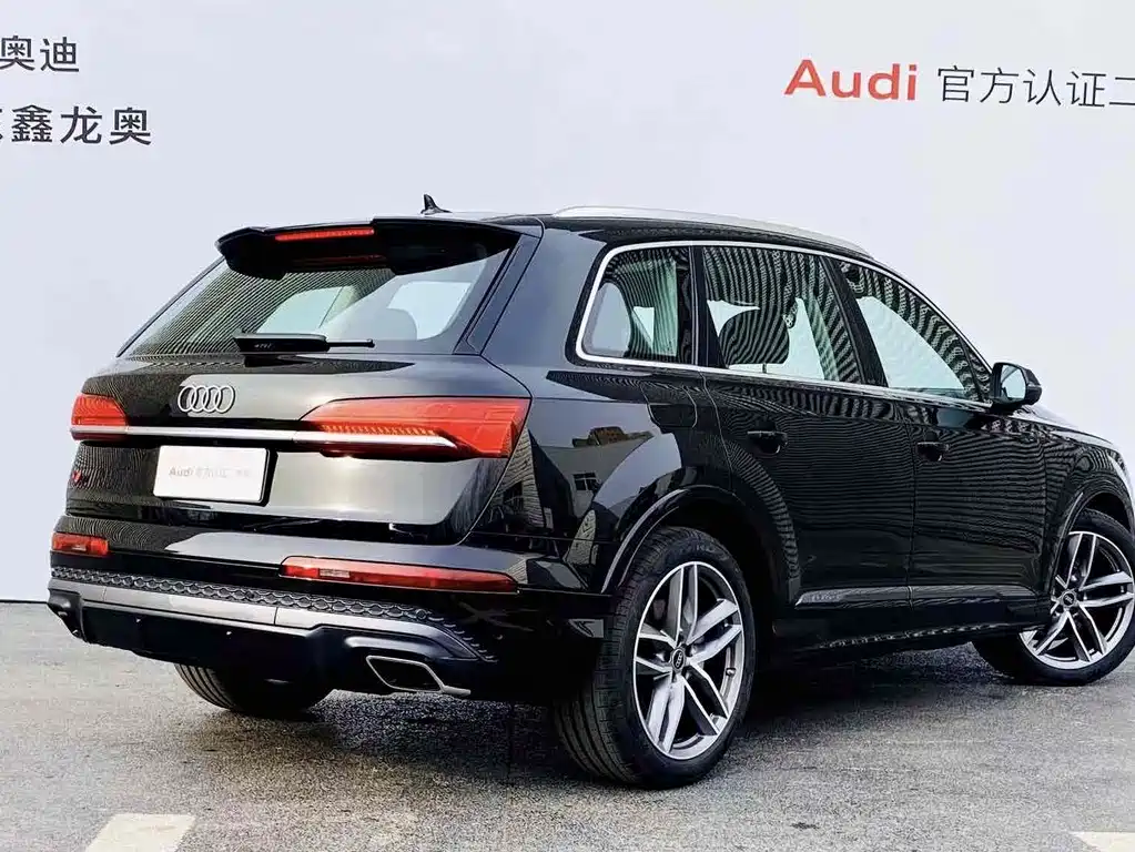 Audi Q7 2026 45 TFSI quattro S line Sport