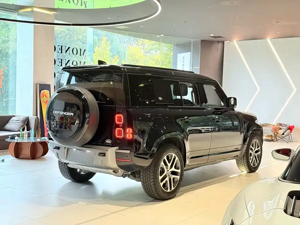 Land Rover Defender — миниатюра 7