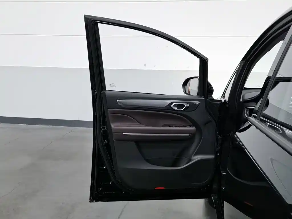 GAC Motor Trumpchi M6 — миниатюра 8