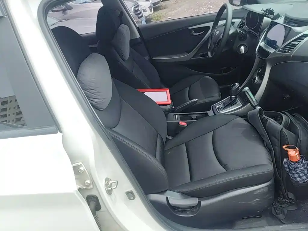 Hyundai Elantra Langdong — миниатюра 25
