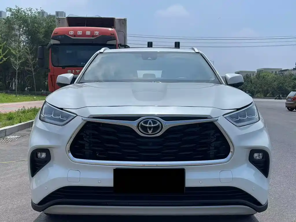 Toyota Highlander 2026 2.5L Luxury 7 мест