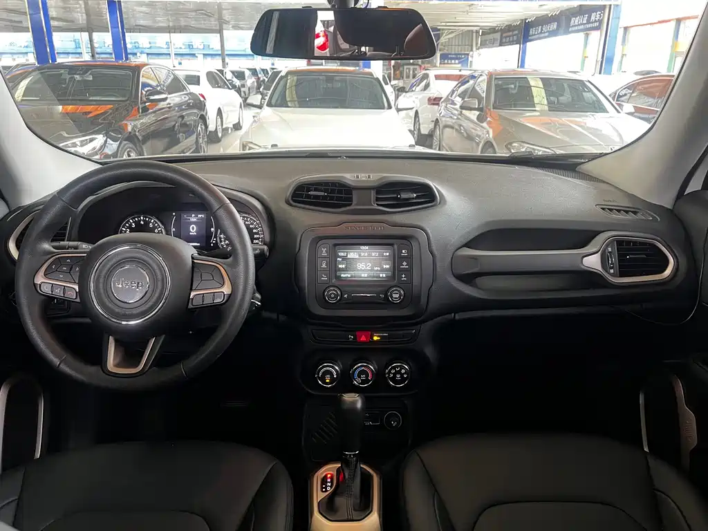 Jeep Renegade — миниатюра 7