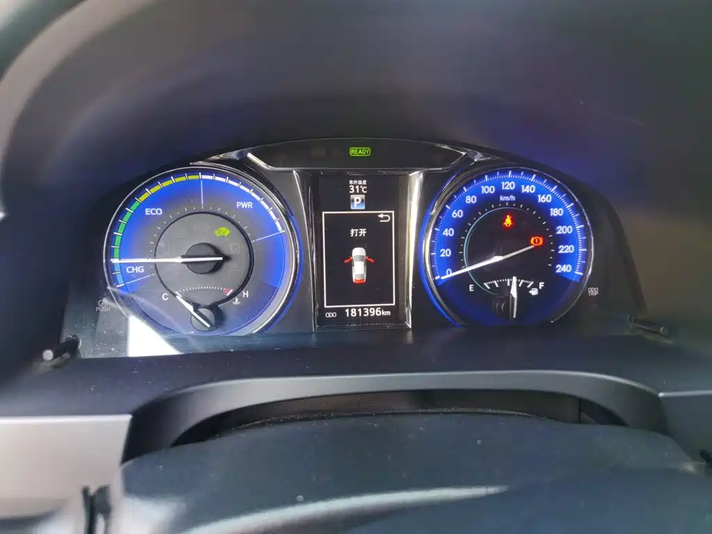 Toyota Camry — миниатюра 11