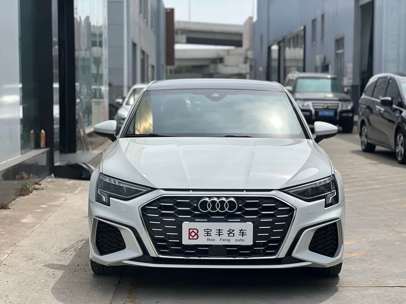 Audi A3 1.4 л 2024 г. Белый, пробег 18000 км