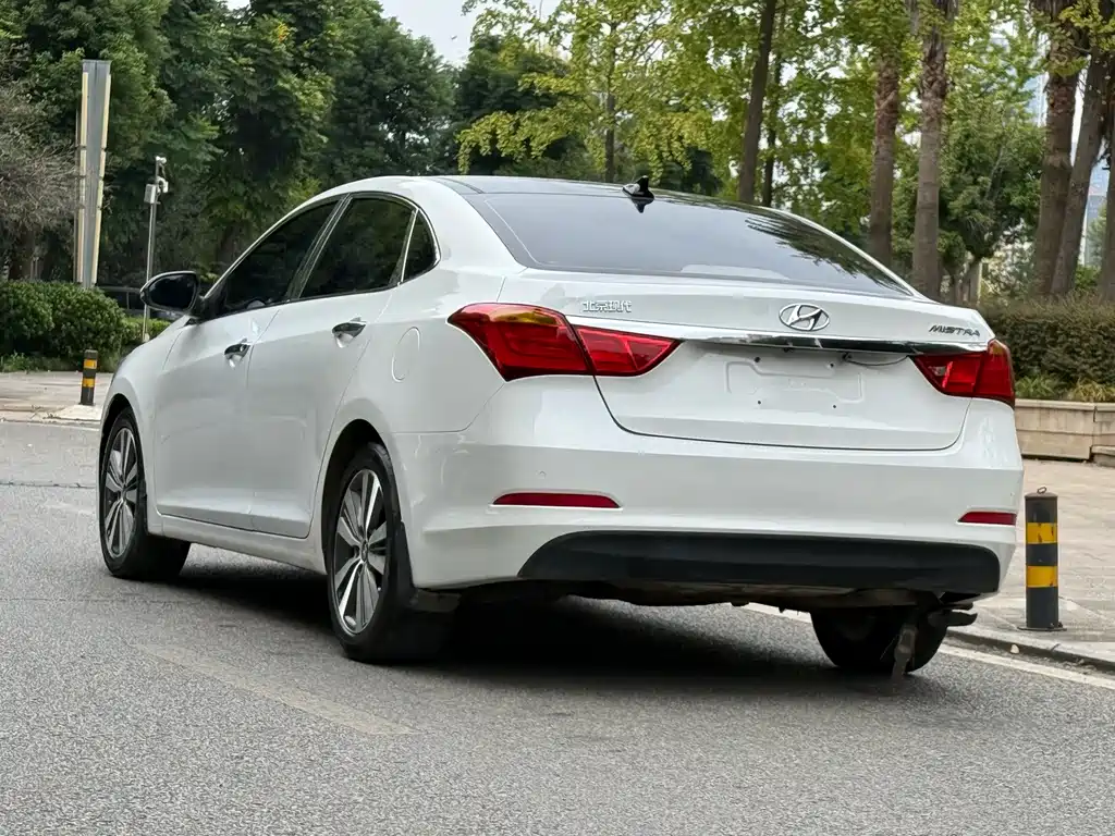 Hyundai Mistra — миниатюра 5
