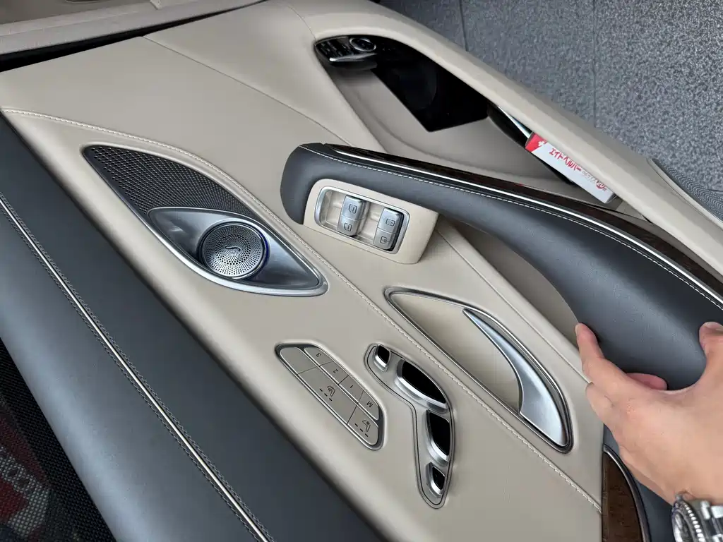 Mercedes-Benz S-Class — миниатюра 11