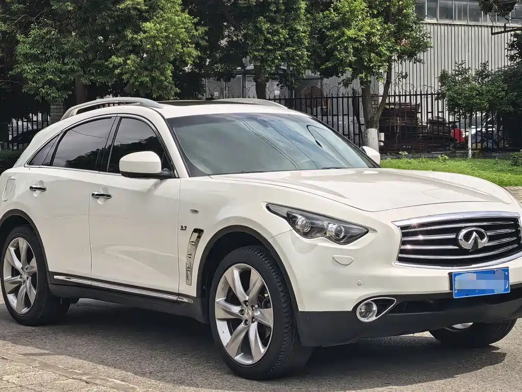 Infiniti QX70 2013 3.7L Standard