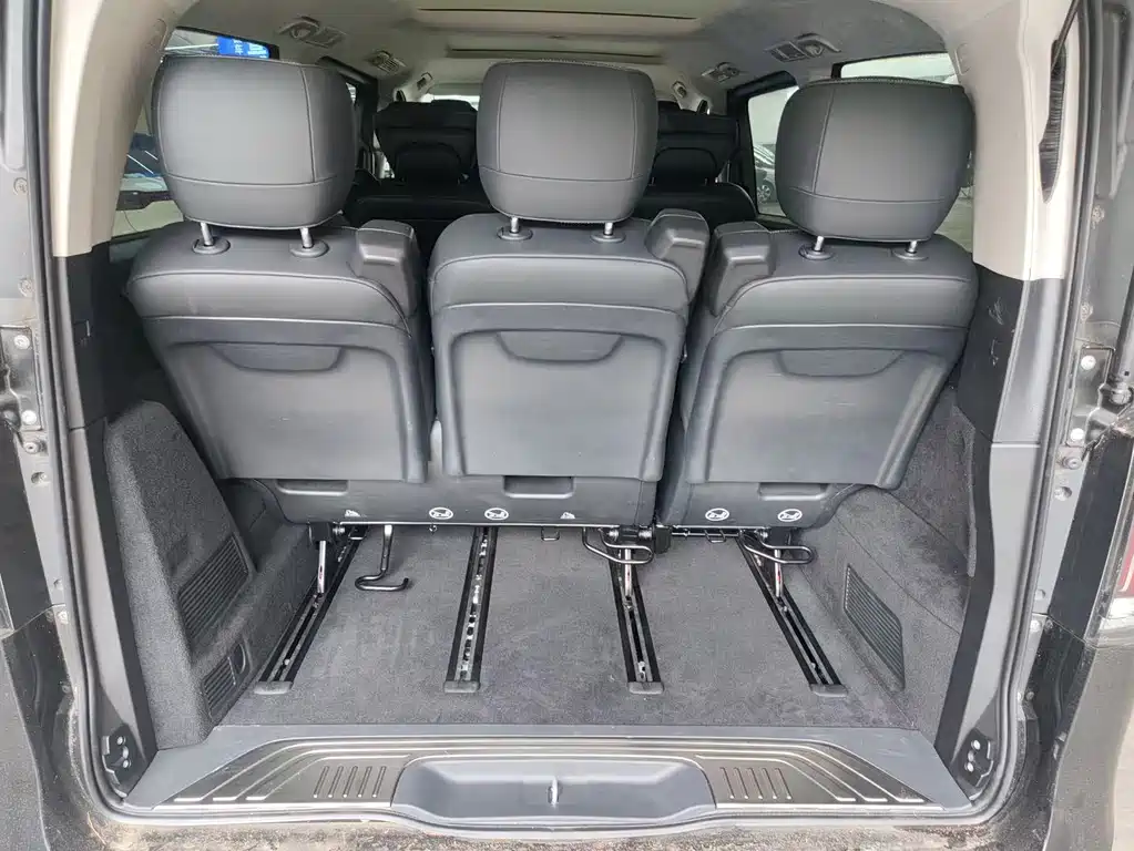 Mercedes-Benz V-Class V 2024 V 300 L Luxury