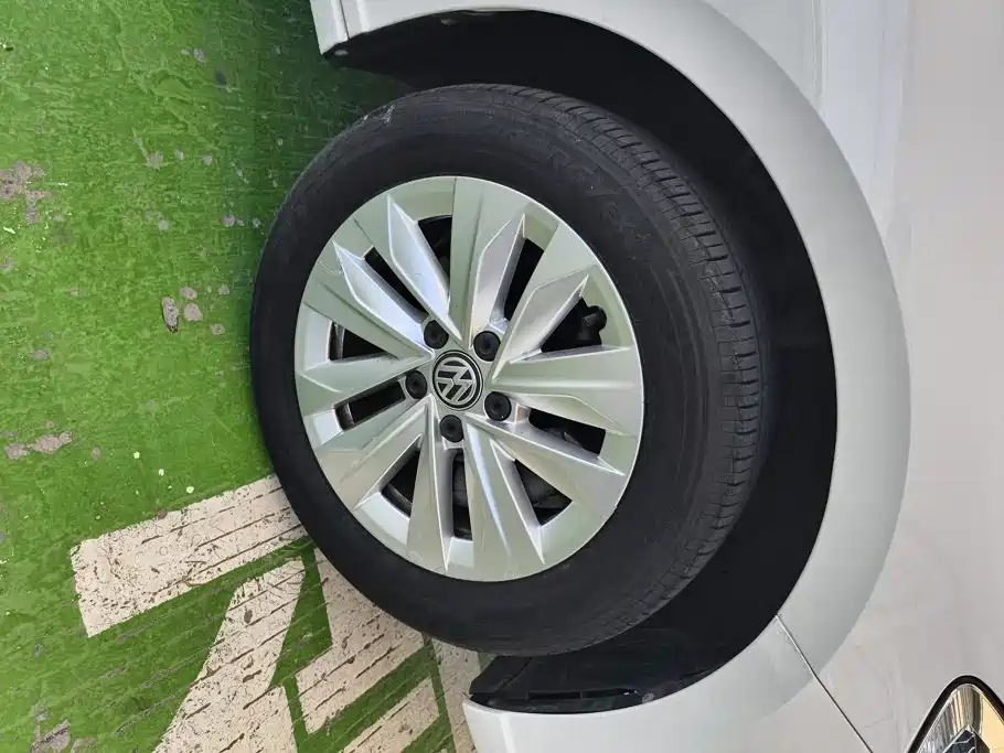 Volkswagen Lavida — миниатюра 6