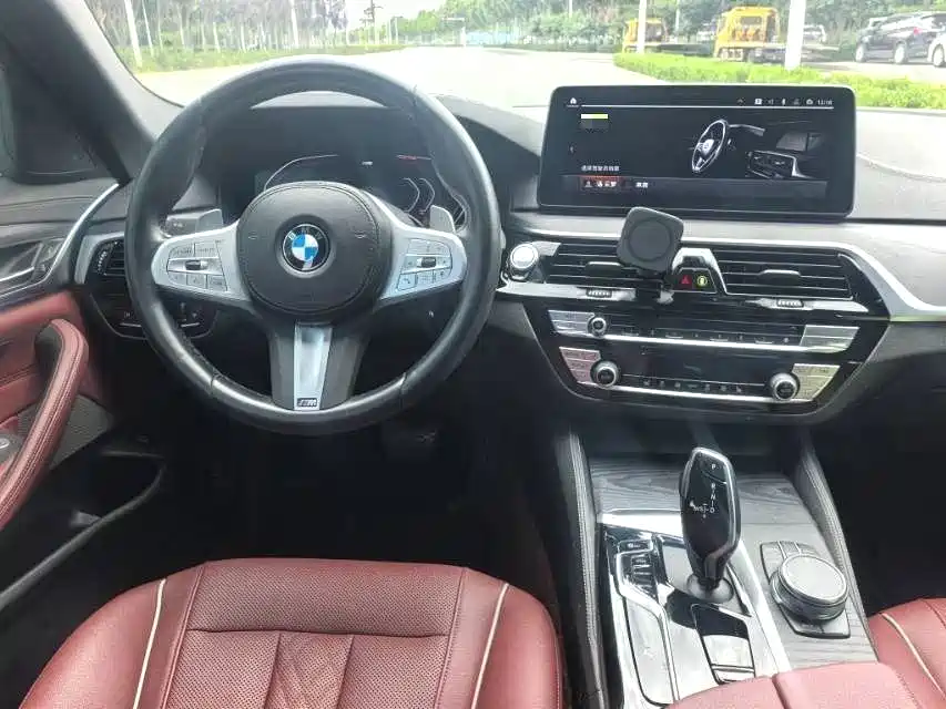 BMW 5 Series — миниатюра 3