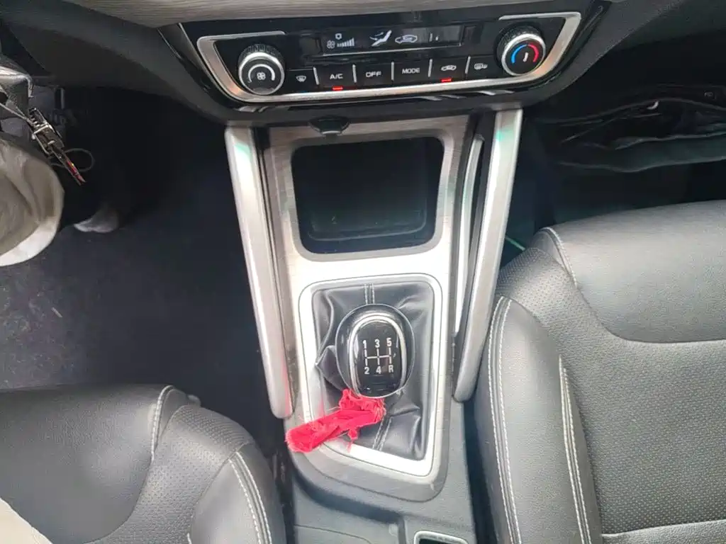 Geely Vision X3 — миниатюра 14