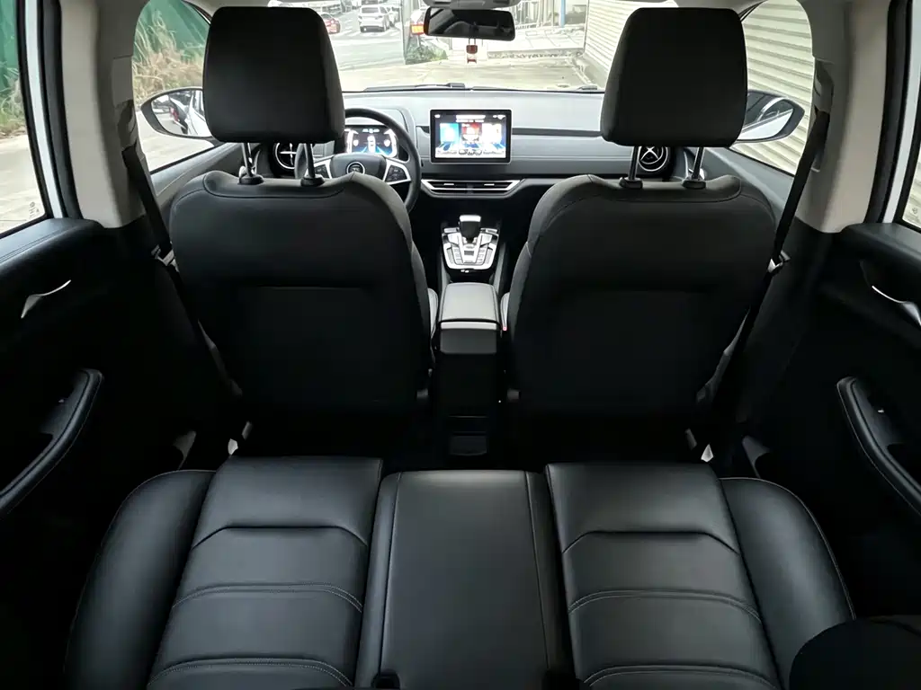 BYD Yuan EV — миниатюра 7