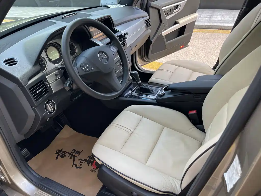 Mercedes-Benz GLK-Class (Import) — миниатюра 11