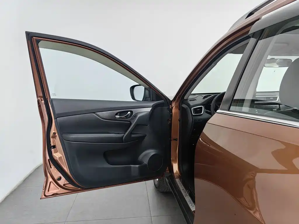 Nissan X-Trail — миниатюра 8
