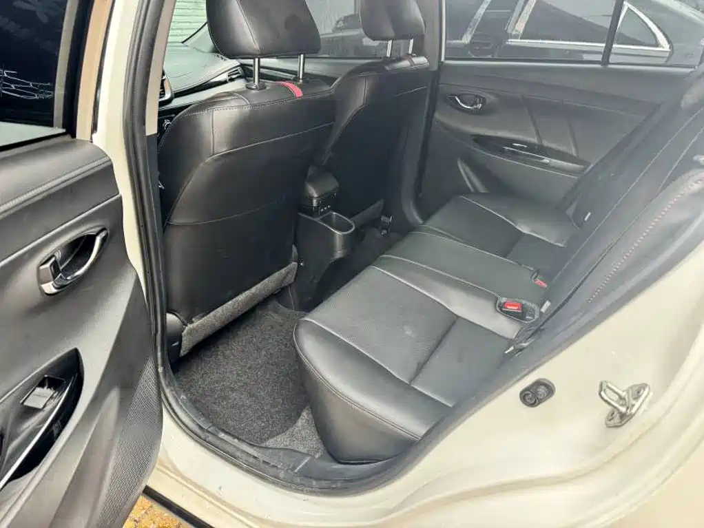 Toyota Yaris L — миниатюра 7