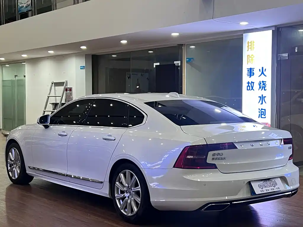 Volvo S90 — миниатюра 4