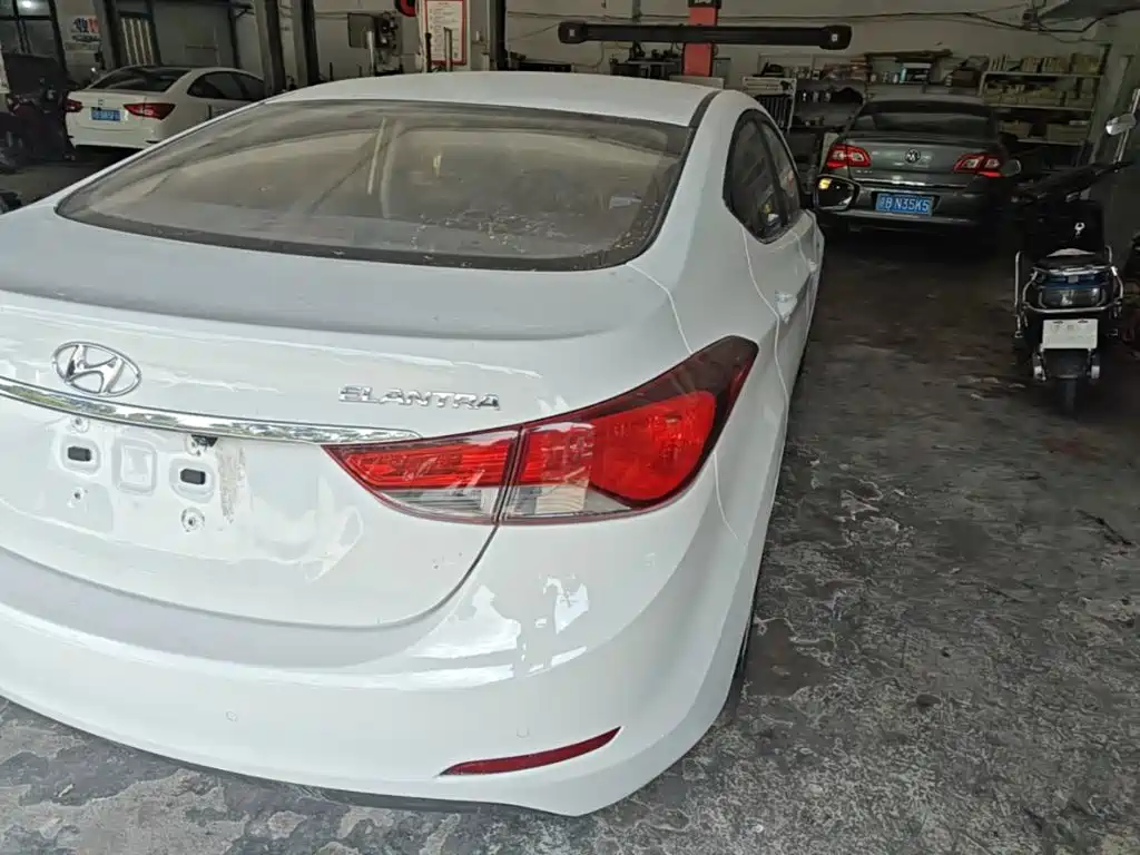 Hyundai Elantra Langdong — миниатюра 8