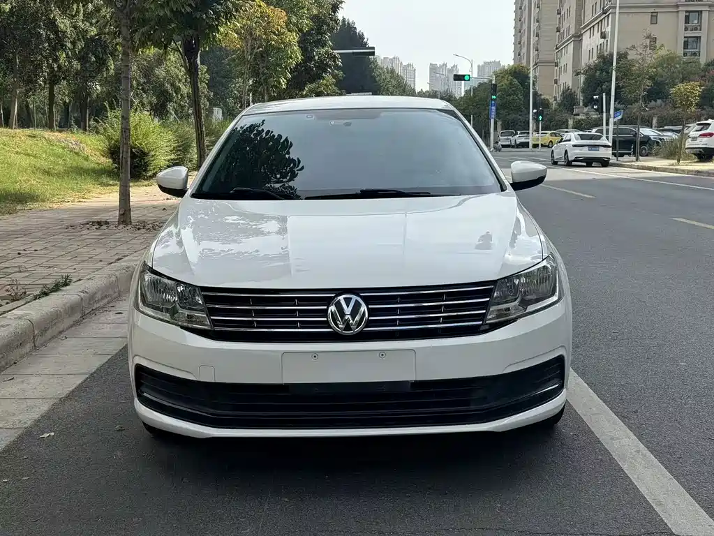 Volkswagen Lavida — миниатюра 2