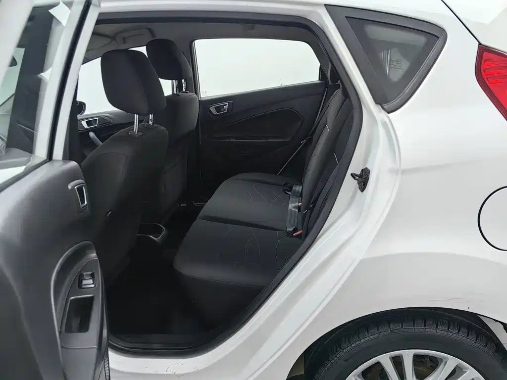Ford Fiesta — миниатюра 15