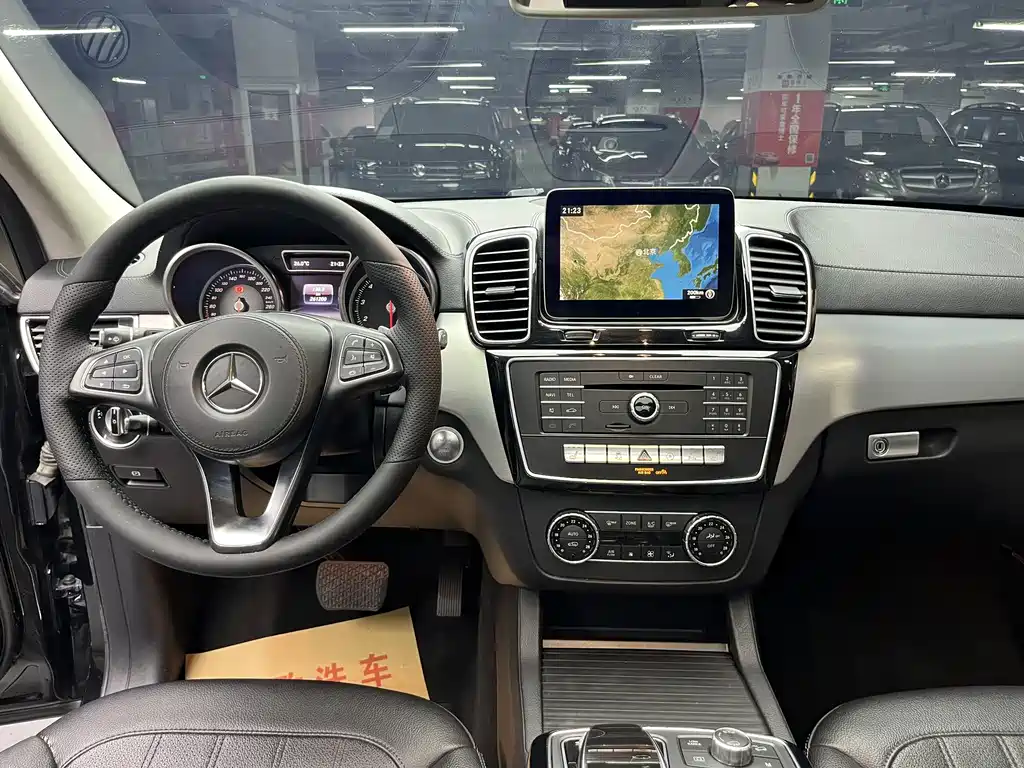 Mercedes-Benz GLS — миниатюра 25