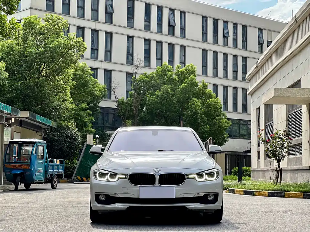 BMW 3 Series — миниатюра 2