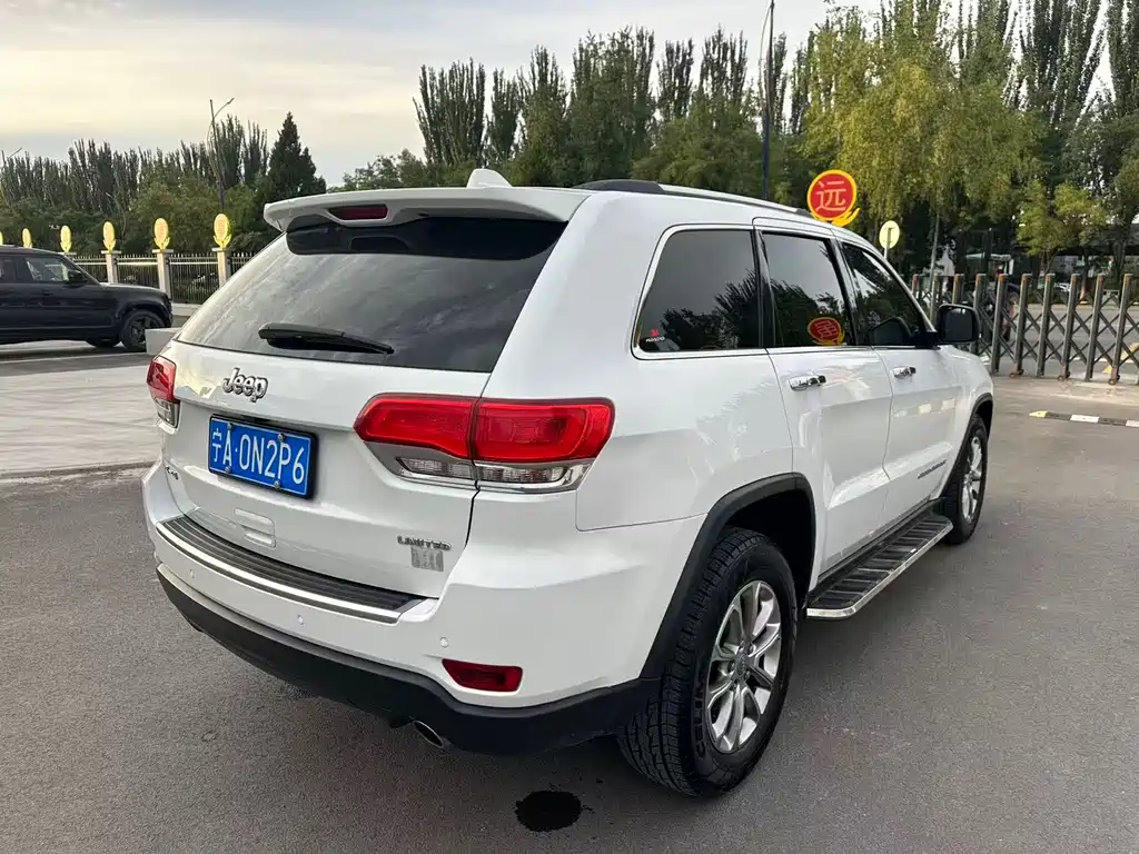Jeep Grand Cherokee (Import) — миниатюра 6