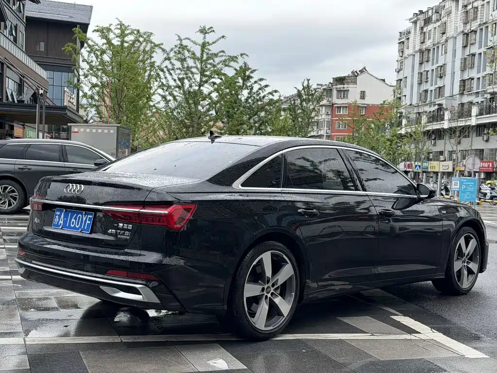 Audi A6L 2026 45 TFSI quattro + Premium