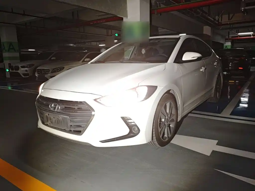 Hyundai Elantra — миниатюра 2