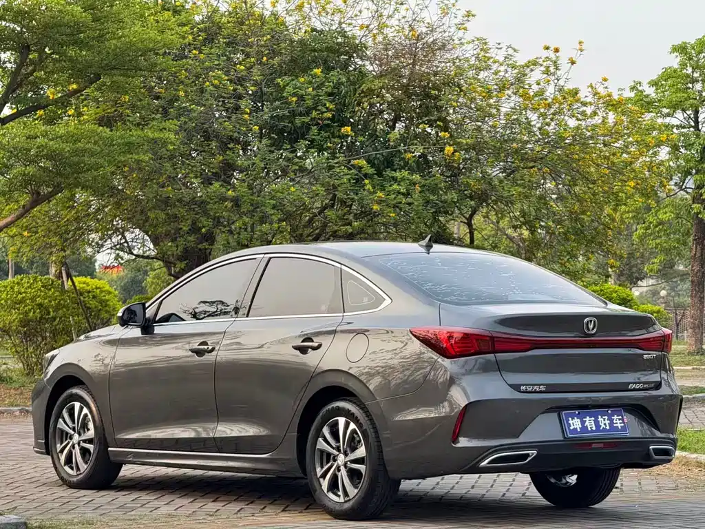 Changan Eado — миниатюра 4