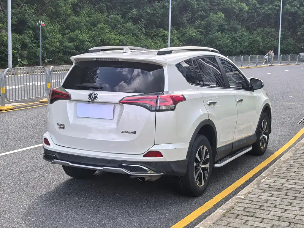 Toyota RAV4 — фотографии объявления, Фото 21