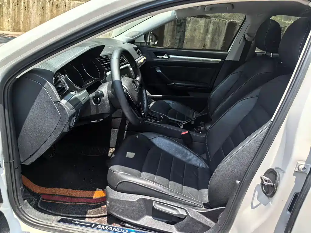 Volkswagen Lamando 2015 330TSI DSG Luxury