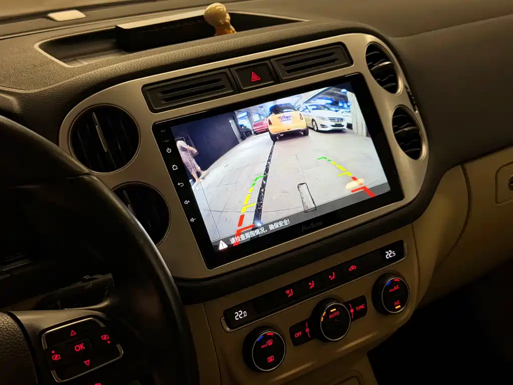 Volkswagen Tiguan — миниатюра 8