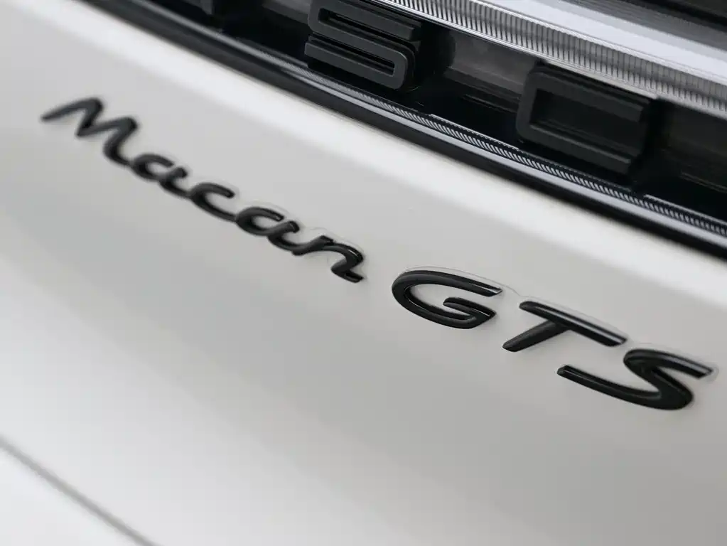 Porsche Macan — миниатюра 8