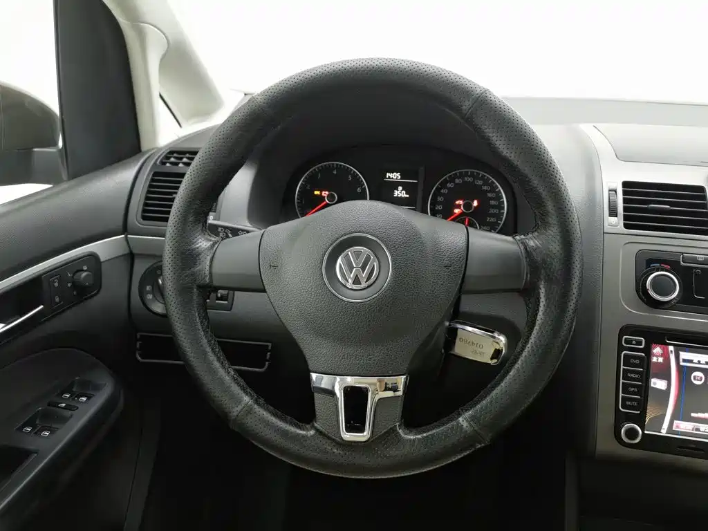 Volkswagen Touran — миниатюра 11