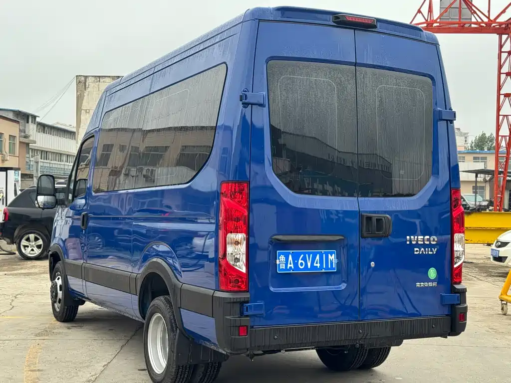 IVECO Ousheng — миниатюра 7